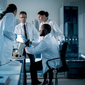 Team of doctors working in a lab.