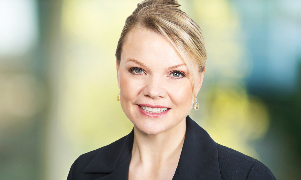 Holly Valdiviez headshot
